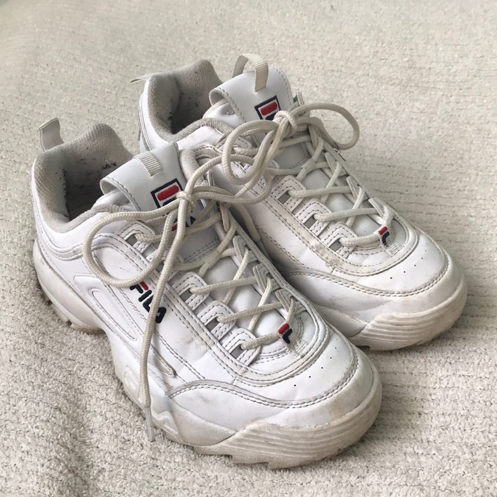 White chunky filas